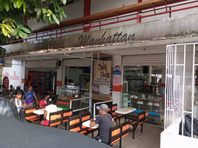 Panadería y Cafetería Las Palmeras